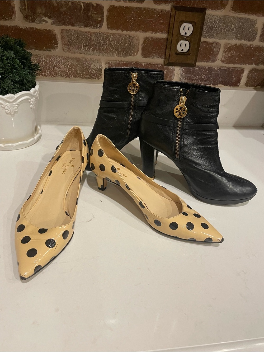 Tory Burch Black Leather Zip Ankle Boots